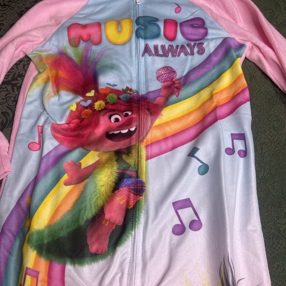 NWT trolls 4 5 MUSIC ALWAY rainbow sleeper pajamas - Picture 7 of 8
